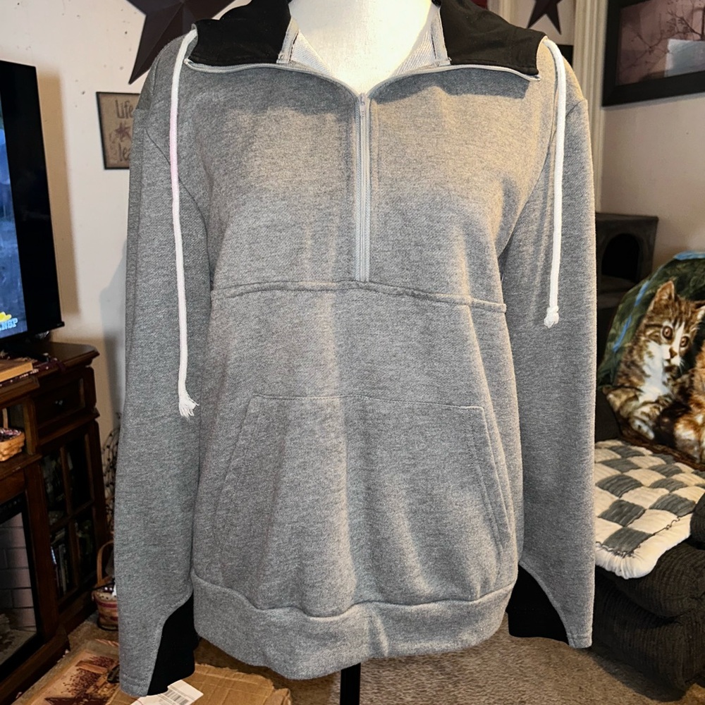 Gray and Black Men's Sweater
